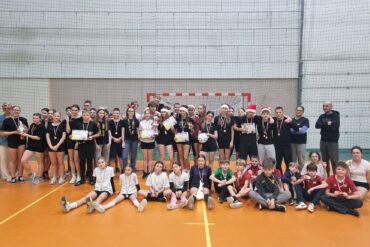 Sukcesy dziewcząt w konkursie plastycznym